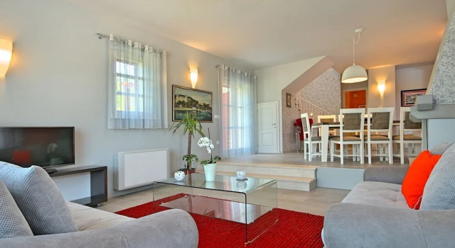 Beautiful Child-friendly Villa With Private Pool in Porec