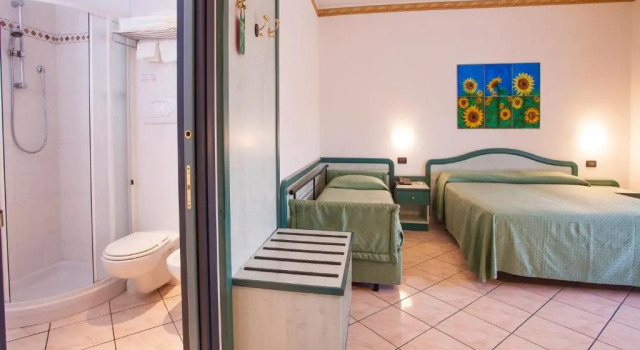Четырёхместный номер Standard Hotel Sileoni