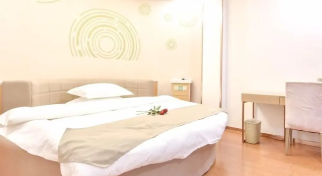 Двухместный номер Superior GreenTree Inn Kaifeng Jinming Plaza Business Hotel