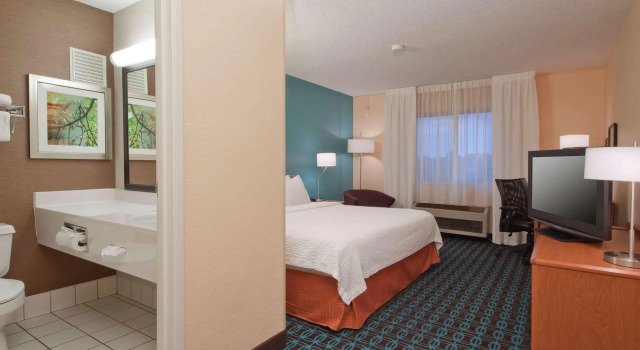 Двухместный номер Standard AmericInn by Wyndham Minot