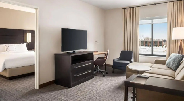 Четырёхместный люкс c 1 комнатой Residence Inn by Marriott Des Moines Ankeny