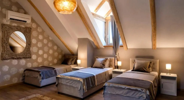 Luxury Palazzo v. Pelsocz Hvar Town, Забронировать Отель Хвар Остров Хвар, рядом с Частный Пляж «Си Ю Румс»