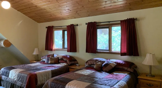 Helmcken Falls Lodge