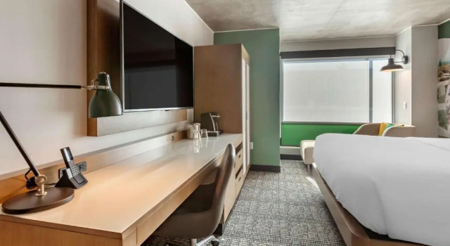 Номер Standard Cambria Downtown Phoenix Convention & Airport Hotel