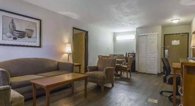 Номер Standard Quality Inn & Suites