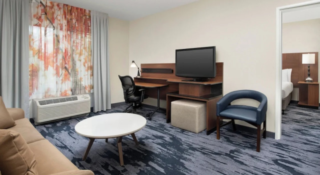 Двухместный люкс Fairfield Inn & Suites Baltimore BWI Airport