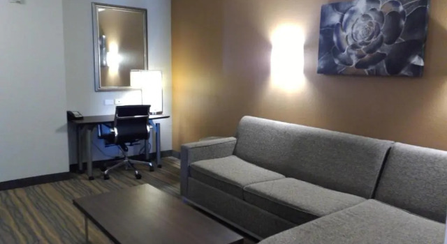 Люкс c 1 комнатой Holiday Inn & Suites Albuquerque-North I-25 by IHG