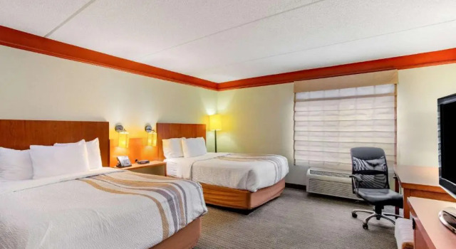 Четырёхместный номер Deluxe La Quinta by Wyndham Raleigh/Durham Southpoint