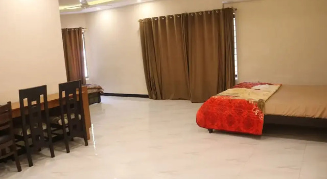 City Home Guest House F 8