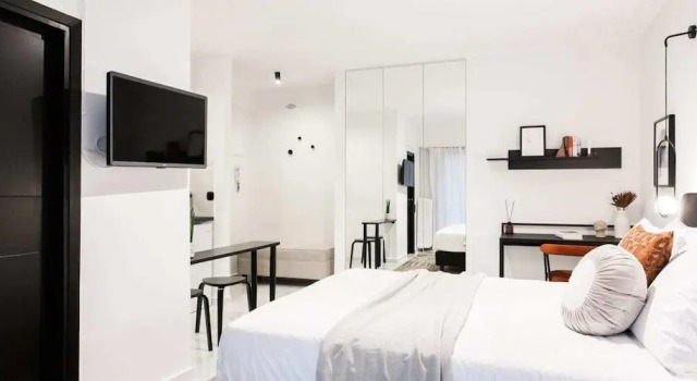 Black & White Studio Lycabettus Hill