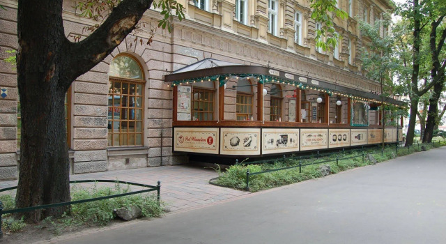 Hotel Royal, Забронировать Отель Отели Кракова с парковкой, рядом с Adam Mickiewicz Monument, Парковка