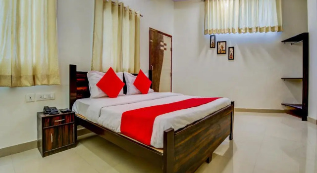 Oyo 22942 Hotel Opal