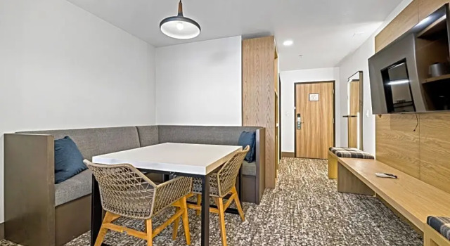 Номер Deluxe The Evergreen Hotel