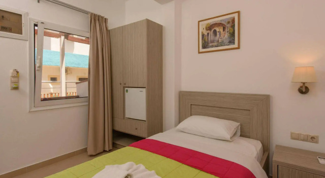 Nikos Hotel