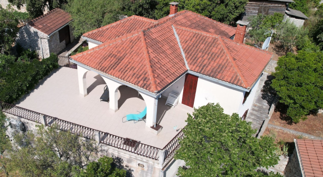 Apartment Ina, Varaa Huoneisto Hotellit Split-Dalmatia pysäköinnillä, Pysäköinti