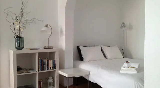 Traditional Duplex Terrace Principe Real, Забронировать Отель Мизерикорди Лиссабон, рядом с Рату
