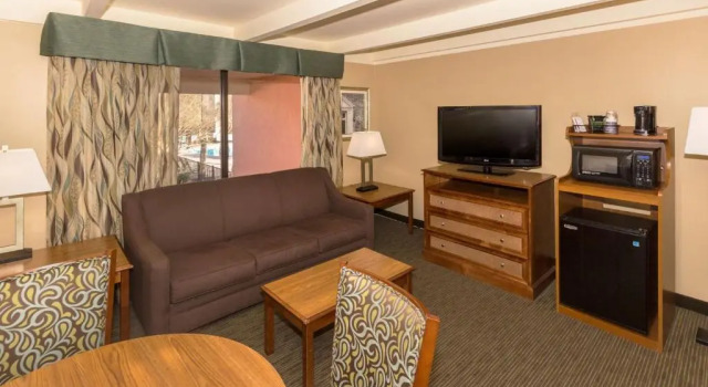 Люкс Best Western Charleston Inn