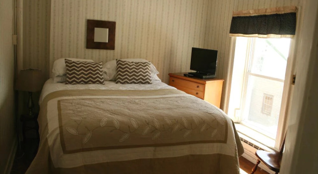 The Checkered Moose Inn, Prenota Hotel Sherburne 