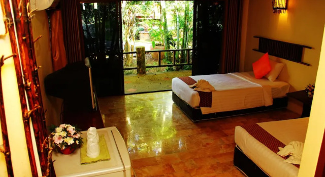 The Hub Erawan Resort, Rezervovat Lázně / Resort Hotely v Central Thailand se snídaní, Snídaně