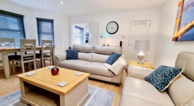 Апартаменты OYO The Lodge Bournemouth