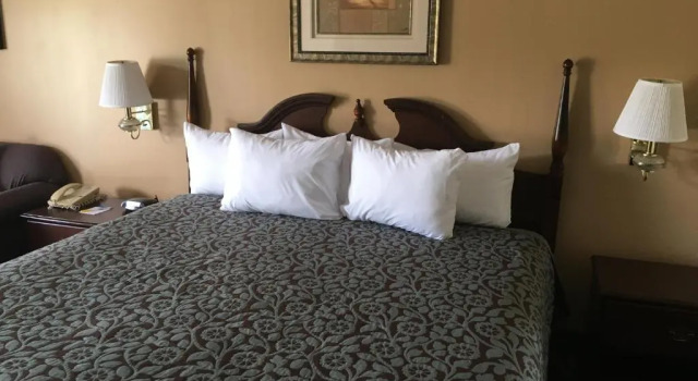 Номер Standard Days Inn by Wyndham Picayune