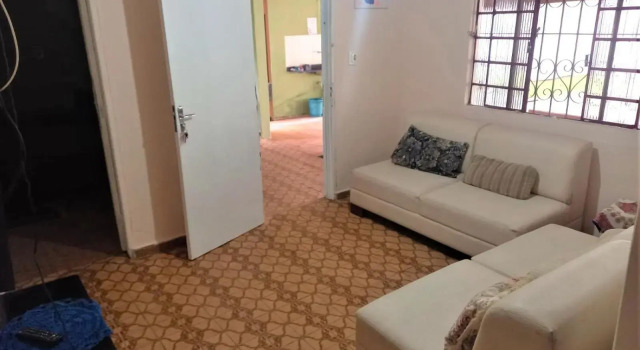 Aconchegante Casa em Ubatuba com MESA DE BILHAR para Temporada com 3 quartos, sendo 1 suíte com ar condicionado.