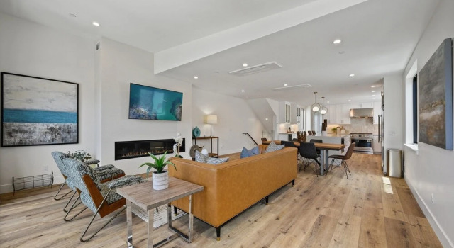 New Construction Luxury Home With Ocean View Rooftop Deck 815 4th by Redawning, Забронировать Отель Энсинитас San Diego County, рядом с Мунлайт-Стейт-Бич