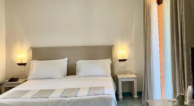 Четырёхместный номер Standard с балконом Hotel Sa Pedra