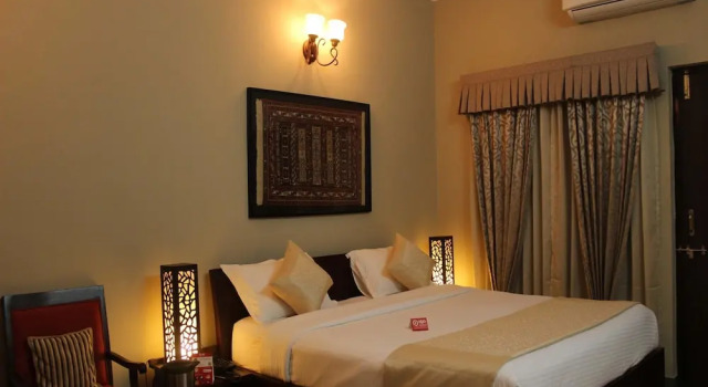 OYO Rooms 025 Near Goverdhan Sagar Lake, Забронировать Отель Отели штата Раджастхана с парковкой, Парковка