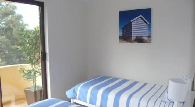 Номер Standard с балконом Fleur Court Unit 9