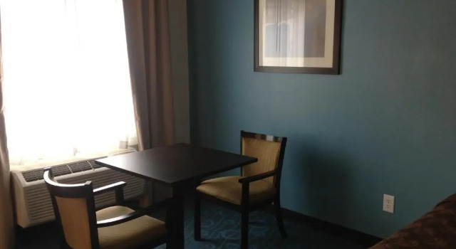 Люкс Days Inn by Wyndham Humble/Houston Intercontinental Airport