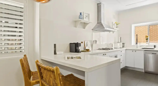 Апартаменты Comfy 2-bed Apartment With A/C Throughout