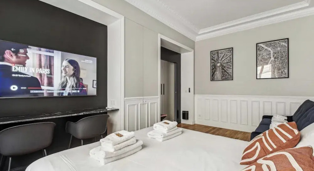 Elegant Apartment -1br/6p - Arc de Triomphe, Забронировать Апартаменты/квартира Отели Парижа с парковкой, рядом с Свято-Троицкий собор и Русский православный духовно-культурный центр, Парковка