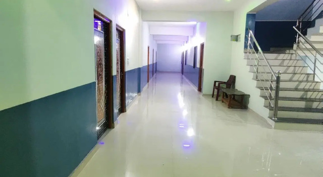 SPOT ON 82752 Hotel Daya Inn, Забронировать Отель Отели штата Махараштры 3 звезды, 3*