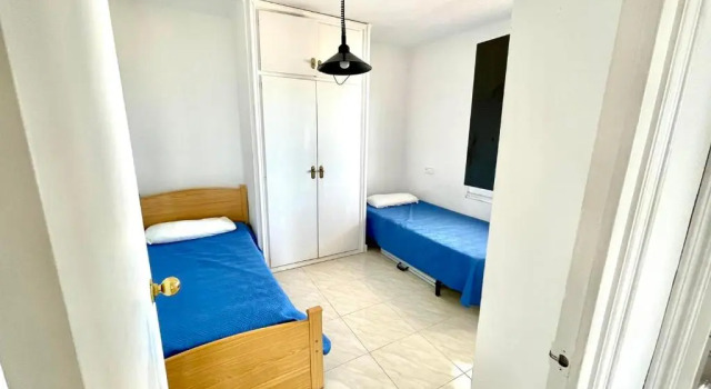 91-Dos habitaciones con vistas a la Bahía de Roses, Забронировать Отель Отели Alt Empordà с парковкой, Парковка