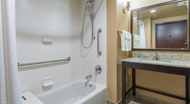 Двухместный номер Standard Holiday Inn Salina by IHG