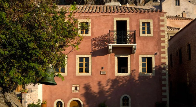 Theophano Art Hotel