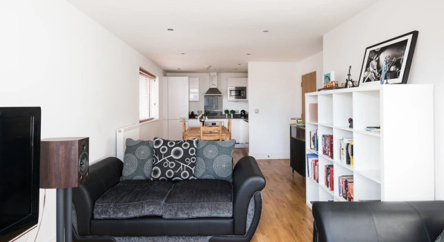 Modern Muscians 2BR Flat in Greenwich