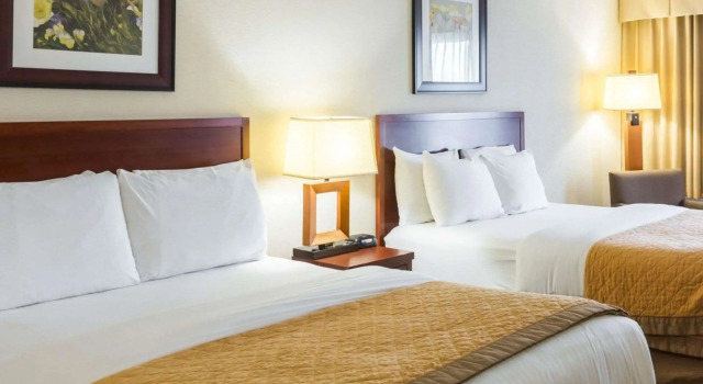 Clarion Hotel Somerset - New Brunswick, Buchen Sie Hotel Somerset North Jersey
