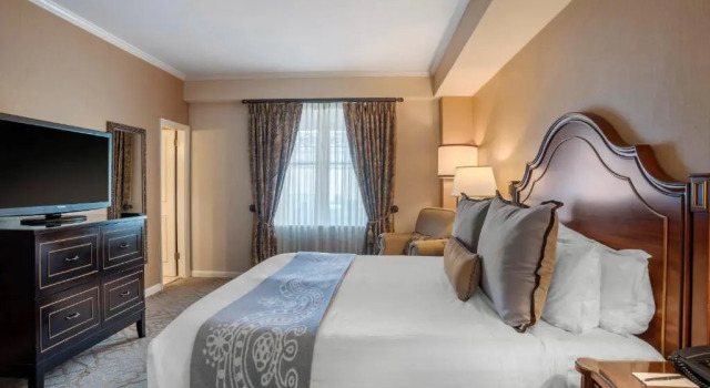 Двухместный люкс c 1 комнатой Omni Royal Orleans Hotel