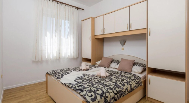 Stunning Apartment in Lopar With Wifi and 2 Bedrooms, Prenota Appartamento Hotel a Isole Quarnerine con parcheggio, Parcheggio