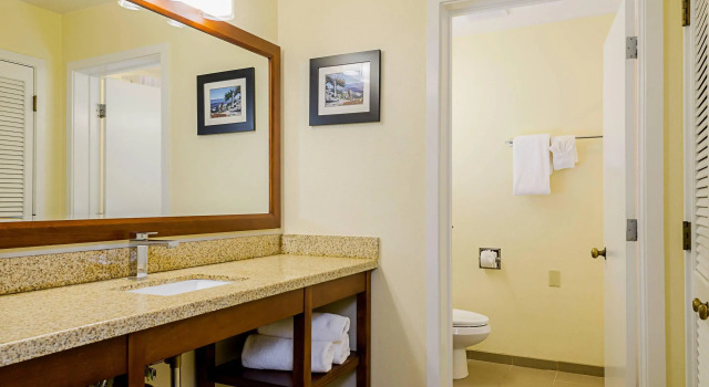 Четырёхместный номер Standard Comfort Inn Monterey Peninsula Airport
