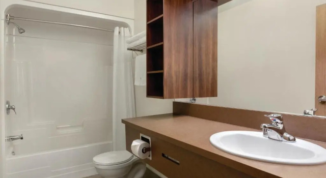 Номер Standard Days Inn by Wyndham Levis
