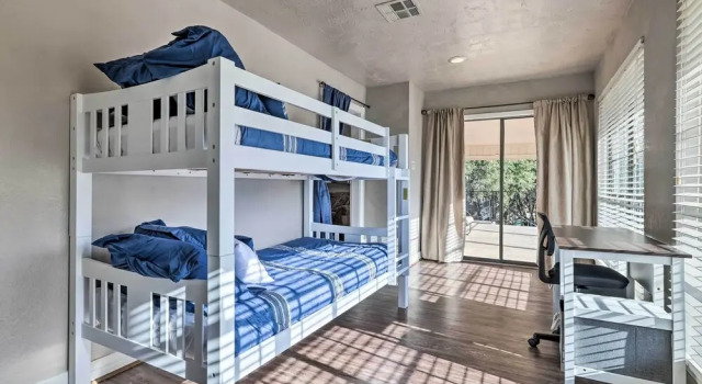 Коттедж Canyon Lake Home: Hill Country & Water Views!