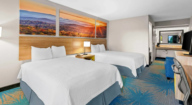 Days Inn by Wyndham Saint Pauls, Забронировать Отель Saint Pauls Северная Каролина