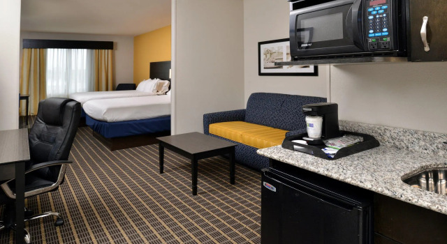 Четырёхместный люкс Fairfield Inn & Suites by Marriott Fort Walton Beach Hurlburt Area
