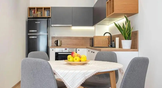 Designed Apt in Central Sofia and Parking, Book Hotel Sofia 