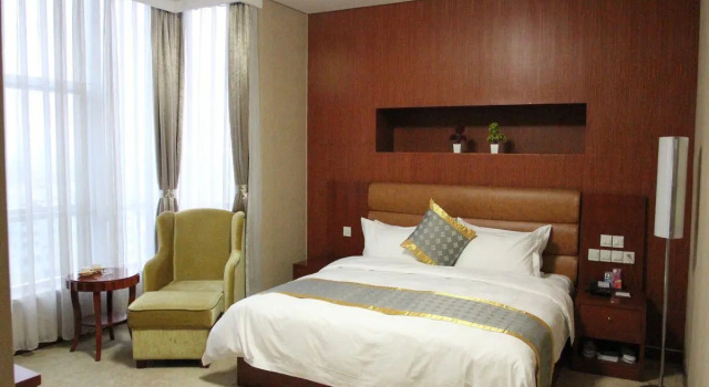 Люкс Qingdao TianRun JinWang Hotel