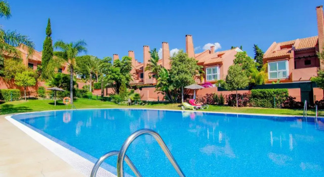 Коттедж OleHolidays Adosado Mediterraneo Los Monteros 100 m playa