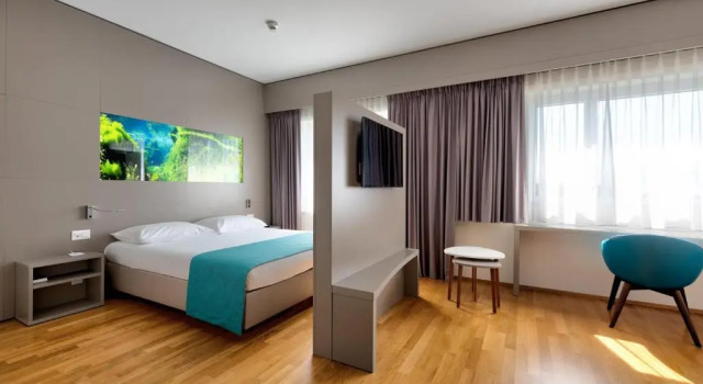 Полулюкс Aquatis Hotel